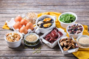 Varios alimentos que tienen hierro